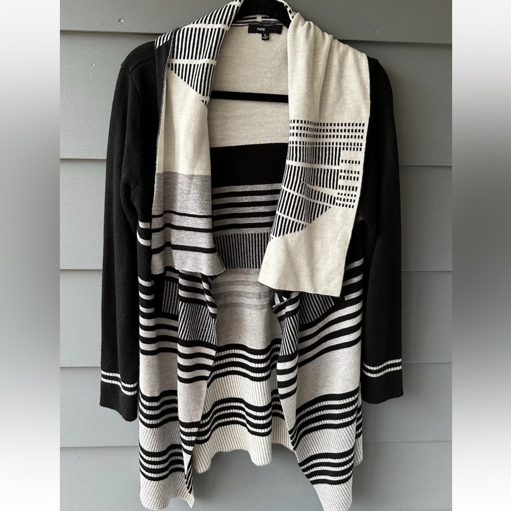 Fate Sz S Cardigan Sweater Cream & Black Multicolor